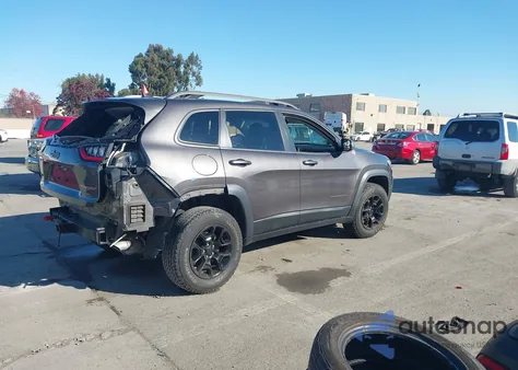 2019 Jeep Cherokee Trailhawk Elite 4X4 from USA, damaged, VIN 1C4PJMBX6KD227735